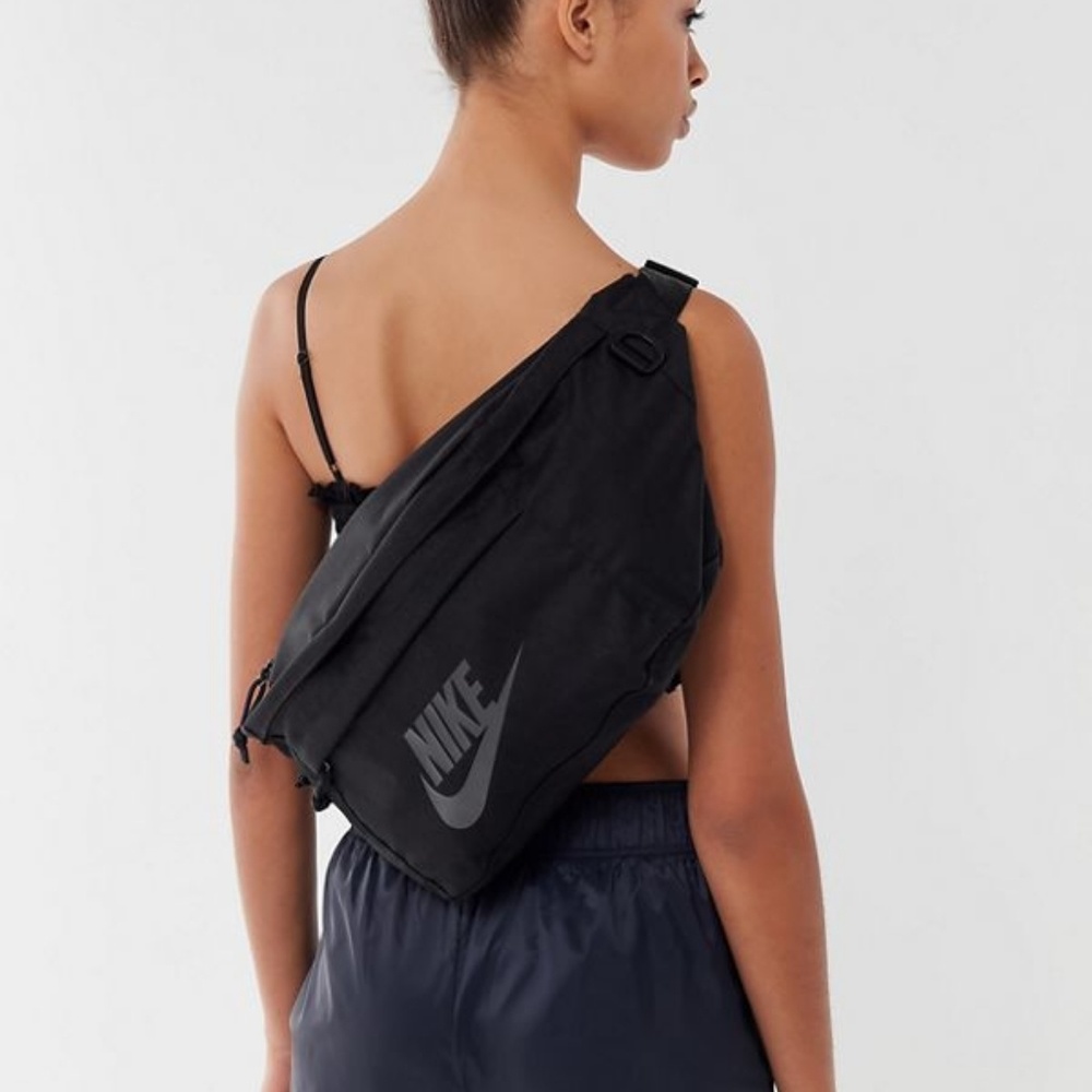 Nike oversized fanny pack